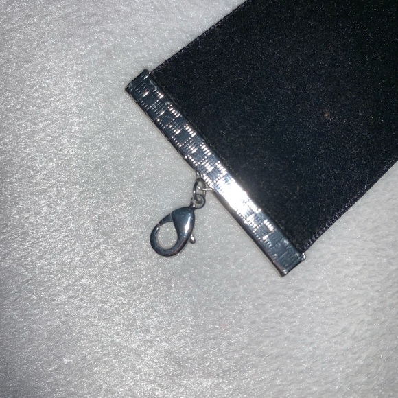 Velvet Lace Up Choker - Picture 3 of 7